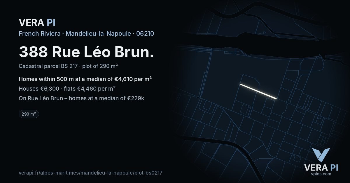388 Rue Léo Brun, Mandelieu-la-Napoule at night – the plot lit, the parcels around coloured by the prices near them