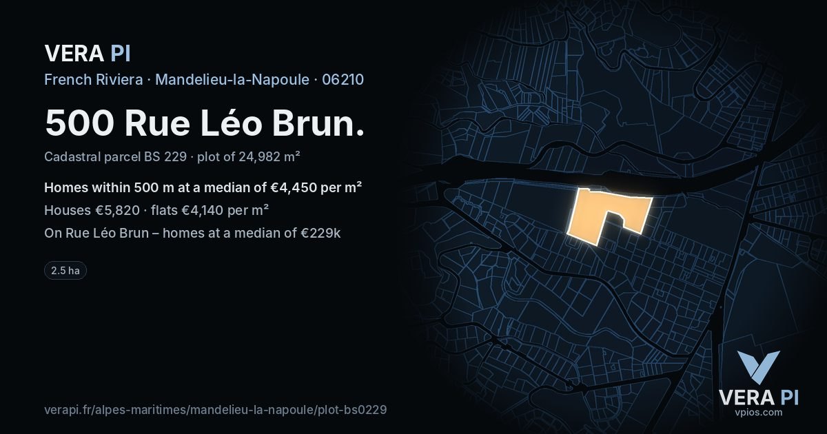 500 Rue Léo Brun, Mandelieu-la-Napoule at night – the plot lit, the parcels around coloured by the prices near them