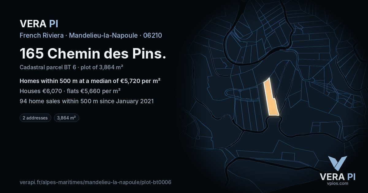 165 Chemin des Pins, Mandelieu-la-Napoule at night – the plot lit, the parcels around coloured by the prices near them