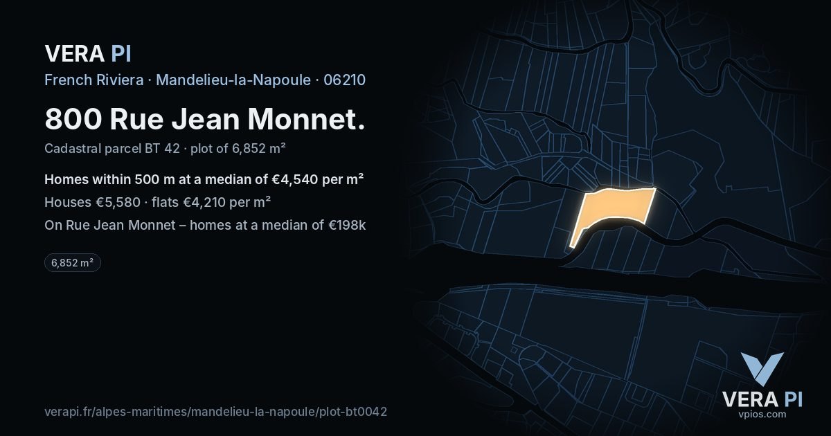 800 Rue Jean Monnet, Mandelieu-la-Napoule at night – the plot lit, the parcels around coloured by the prices near them