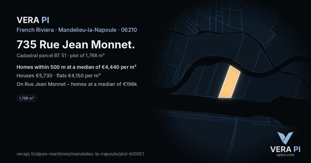 735 Rue Jean Monnet, Mandelieu-la-Napoule at night – the plot lit, the parcels around coloured by the prices near them