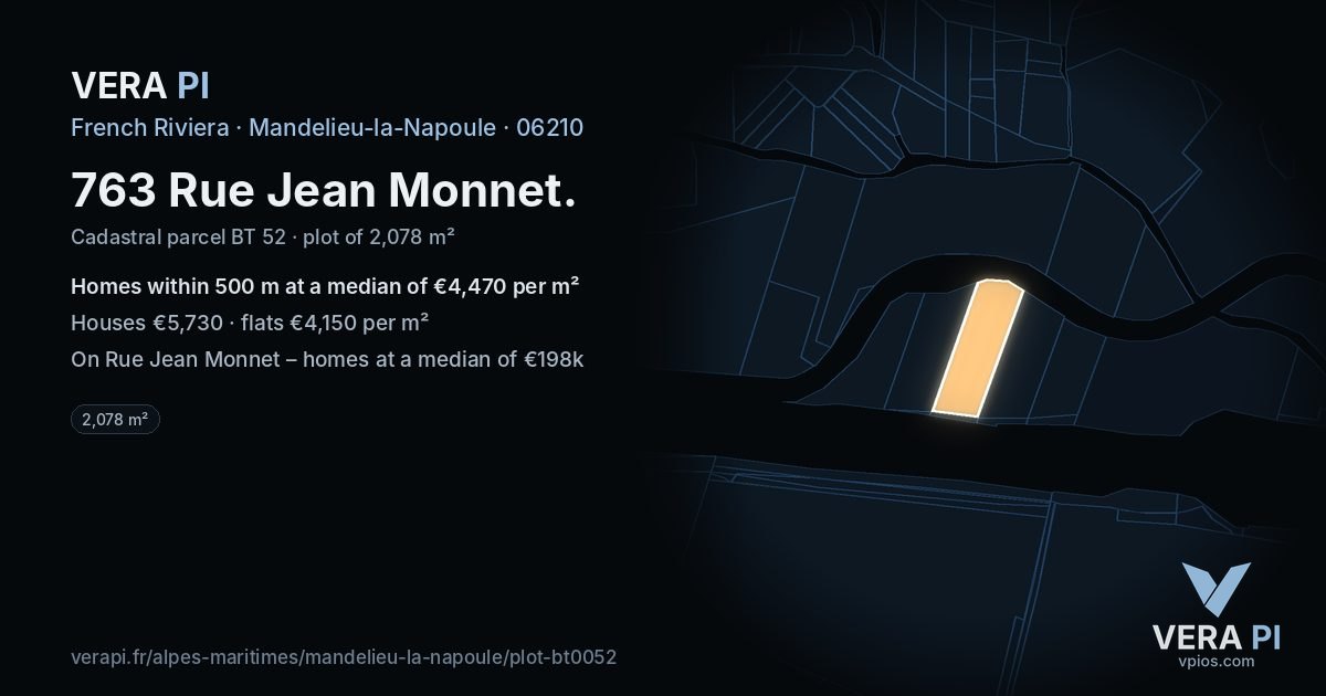 763 Rue Jean Monnet, Mandelieu-la-Napoule at night – the plot lit, the parcels around coloured by the prices near them