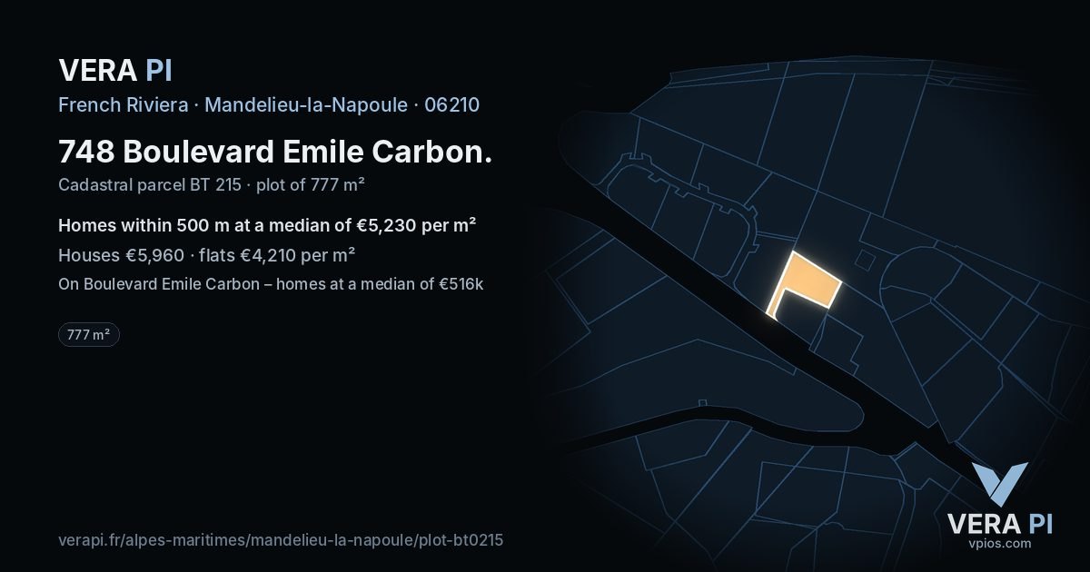 748 Boulevard Emile Carbon, Mandelieu-la-Napoule at night – the plot lit, the parcels around coloured by the prices near them