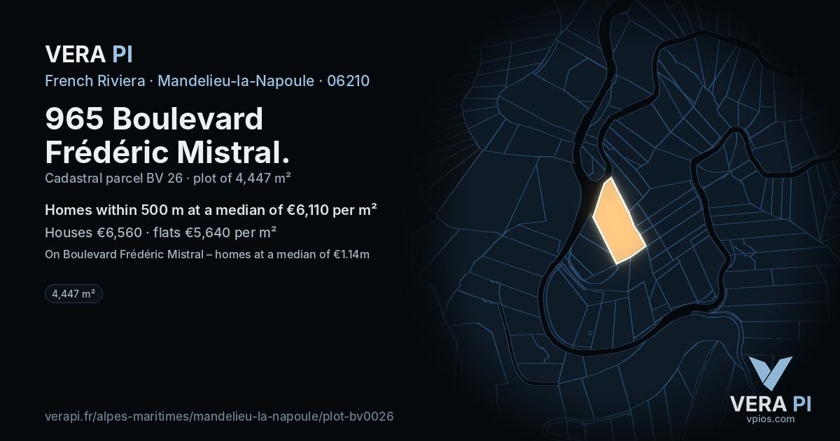 965 Boulevard Frédéric Mistral, Mandelieu-la-Napoule at night – the plot lit, the parcels around coloured by the prices near them