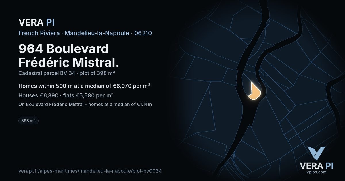 964 Boulevard Frédéric Mistral, Mandelieu-la-Napoule at night – the plot lit, the parcels around coloured by the prices near them