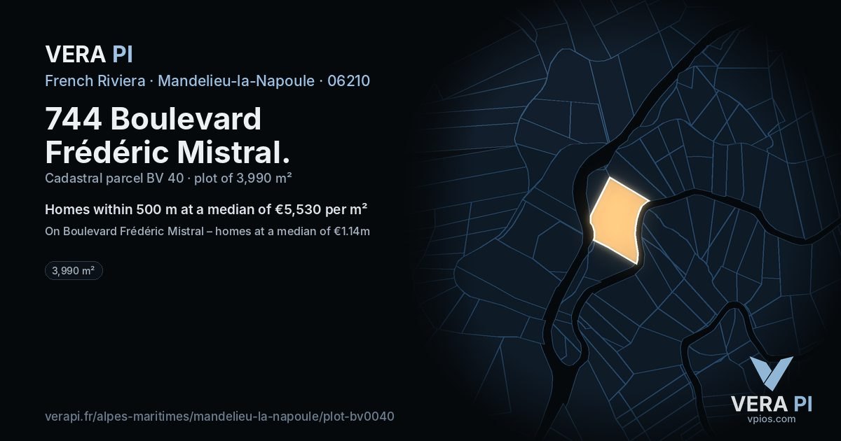 744 Boulevard Frédéric Mistral, Mandelieu-la-Napoule at night – the plot lit, the parcels around coloured by the prices near them