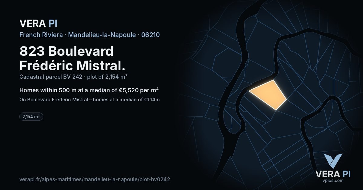 823 Boulevard Frédéric Mistral, Mandelieu-la-Napoule at night – the plot lit, the parcels around coloured by the prices near them