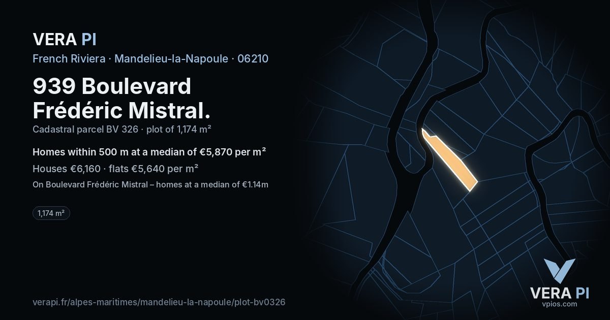 939 Boulevard Frédéric Mistral, Mandelieu-la-Napoule at night – the plot lit, the parcels around coloured by the prices near them