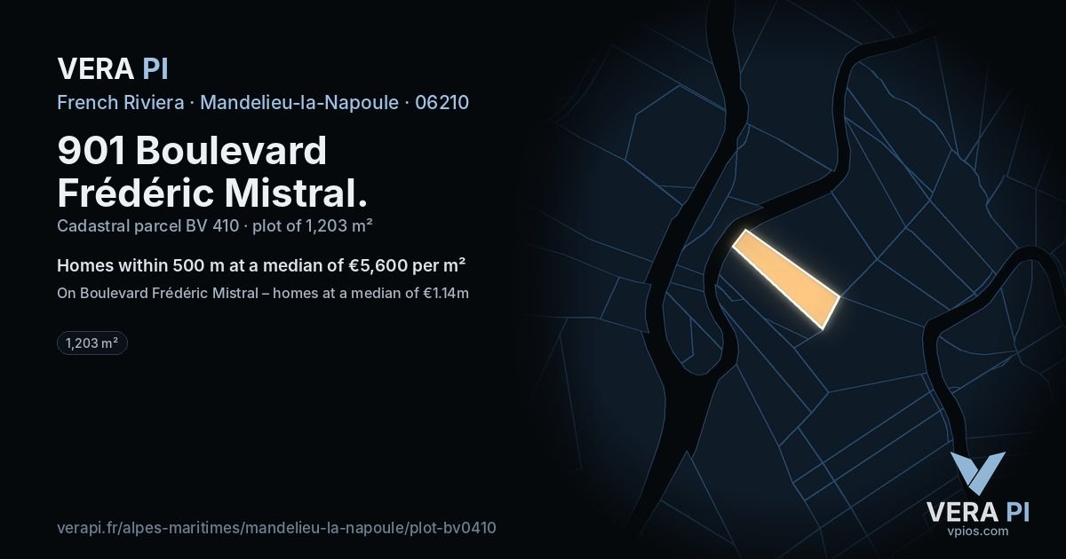 901 Boulevard Frédéric Mistral, Mandelieu-la-Napoule at night – the plot lit, the parcels around coloured by the prices near them