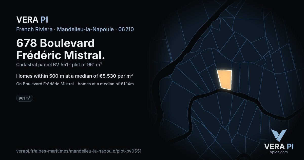 678 Boulevard Frédéric Mistral, Mandelieu-la-Napoule at night – the plot lit, the parcels around coloured by the prices near them