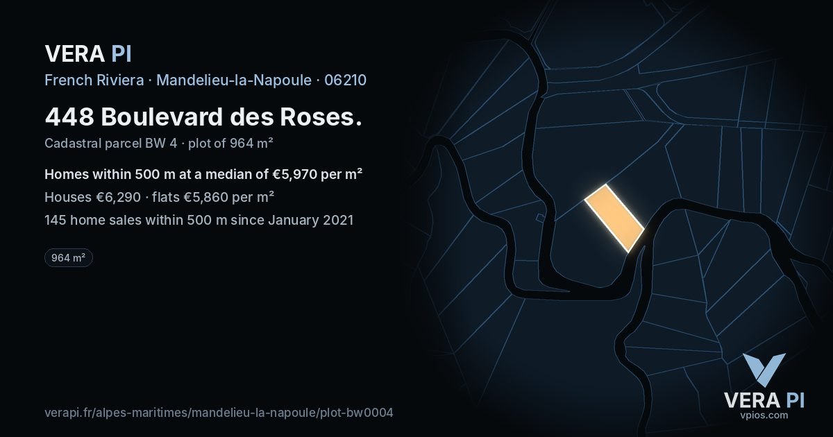 448 Boulevard des Roses, Mandelieu-la-Napoule at night – the plot lit, the parcels around coloured by the prices near them