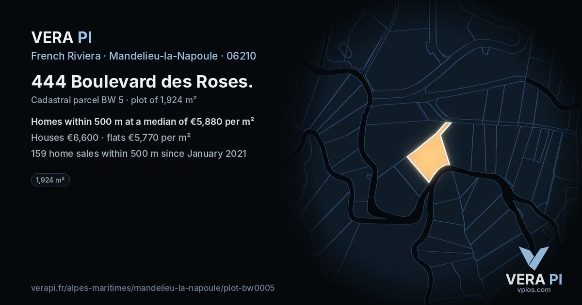 444 Boulevard des Roses, Mandelieu-la-Napoule at night – the plot lit, the parcels around coloured by the prices near them