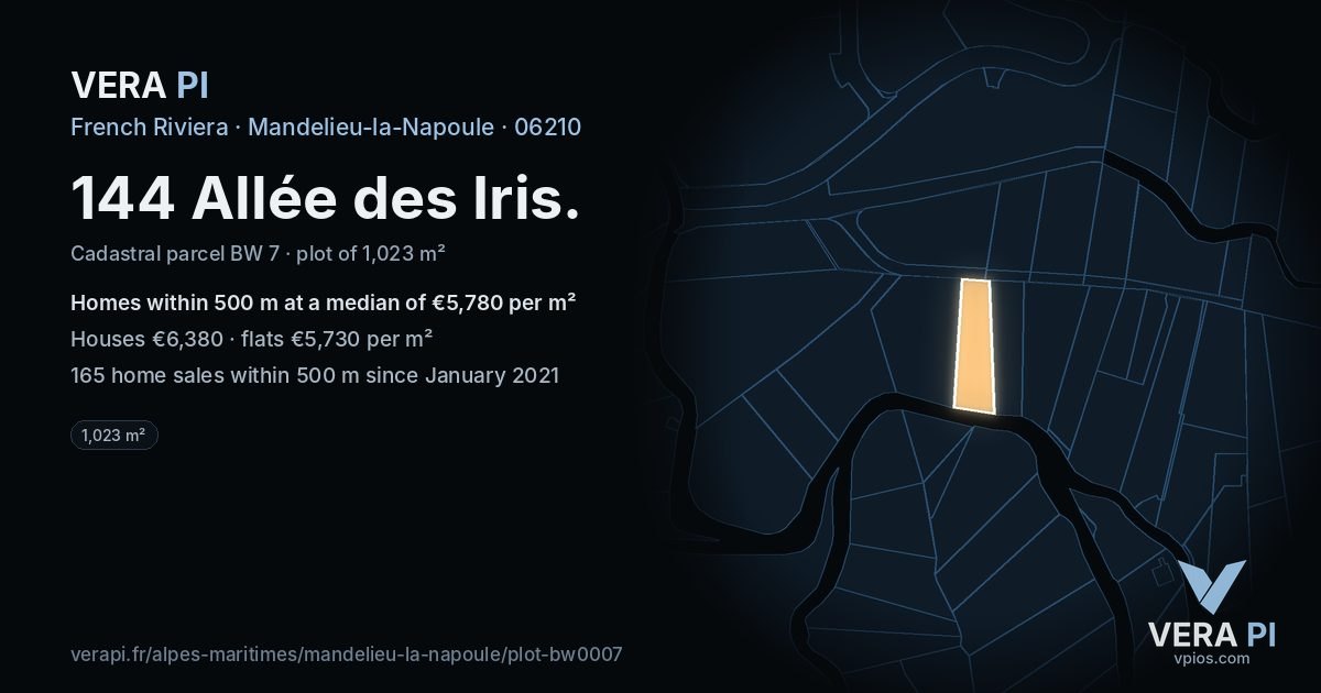 144 Allée des Iris, Mandelieu-la-Napoule at night – the plot lit, the parcels around coloured by the prices near them
