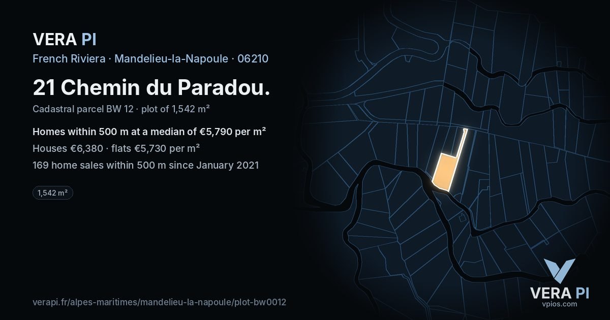 21 Chemin du Paradou, Mandelieu-la-Napoule at night – the plot lit, the parcels around coloured by the prices near them