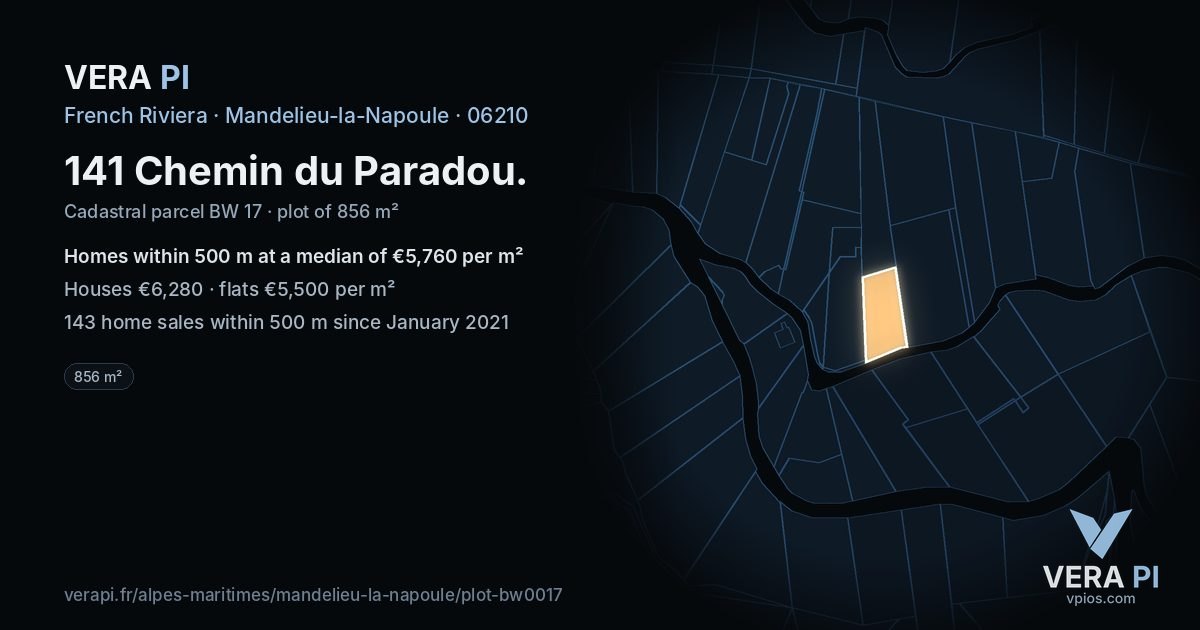 141 Chemin du Paradou, Mandelieu-la-Napoule at night – the plot lit, the parcels around coloured by the prices near them