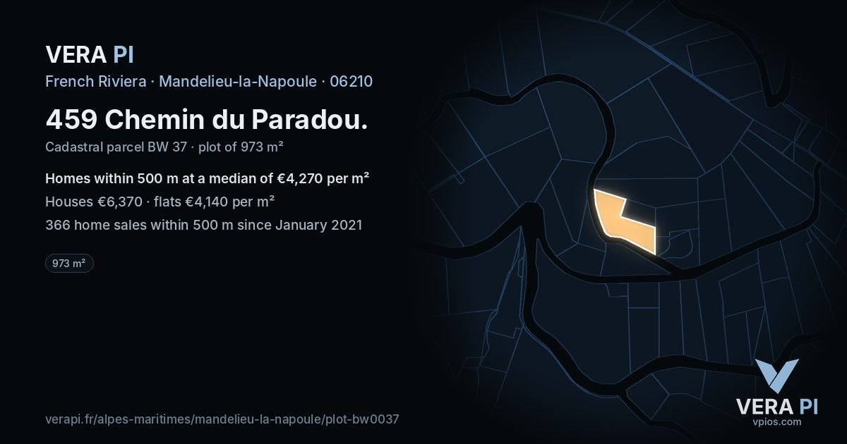 459 Chemin du Paradou, Mandelieu-la-Napoule at night – the plot lit, the parcels around coloured by the prices near them