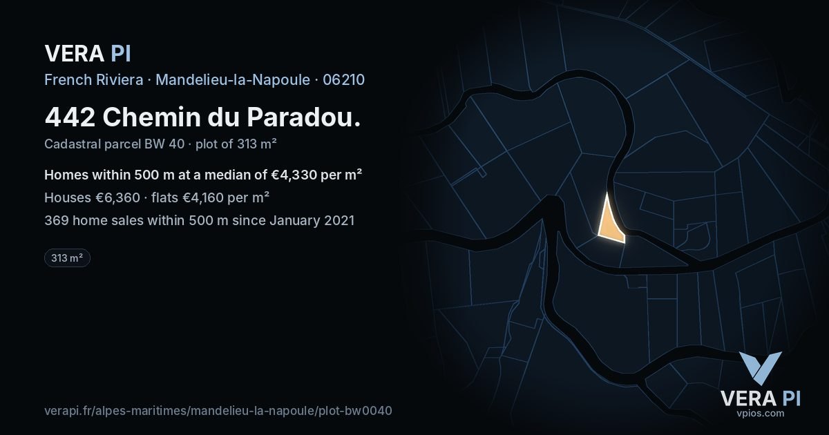 442 Chemin du Paradou, Mandelieu-la-Napoule at night – the plot lit, the parcels around coloured by the prices near them