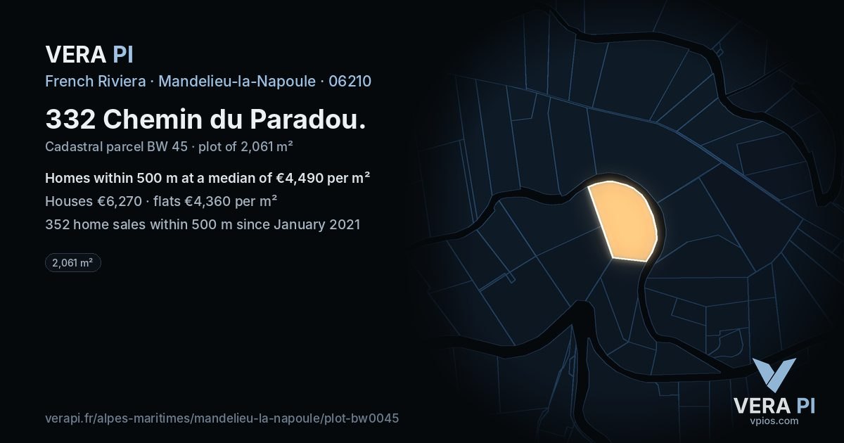 332 Chemin du Paradou, Mandelieu-la-Napoule at night – the plot lit, the parcels around coloured by the prices near them