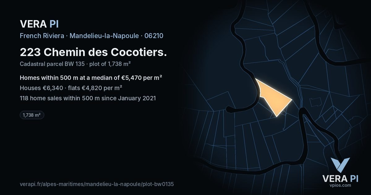223 Chemin des Cocotiers, Mandelieu-la-Napoule at night – the plot lit, the parcels around coloured by the prices near them