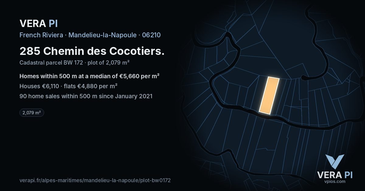 285 Chemin des Cocotiers, Mandelieu-la-Napoule at night – the plot lit, the parcels around coloured by the prices near them