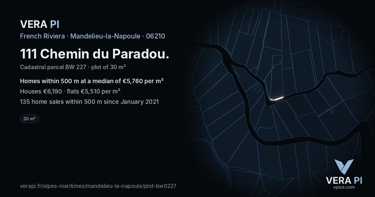 111 Chemin du Paradou, Mandelieu-la-Napoule at night – the plot lit, the parcels around coloured by the prices near them