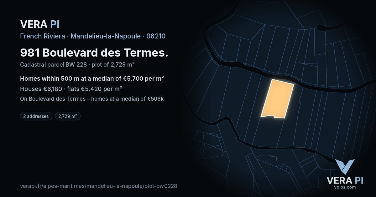 981 Boulevard des Termes, Mandelieu-la-Napoule at night – the plot lit, the parcels around coloured by the prices near them