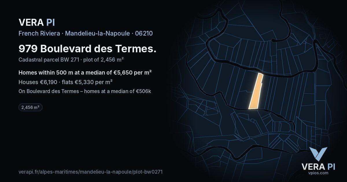 979 Boulevard des Termes, Mandelieu-la-Napoule at night – the plot lit, the parcels around coloured by the prices near them