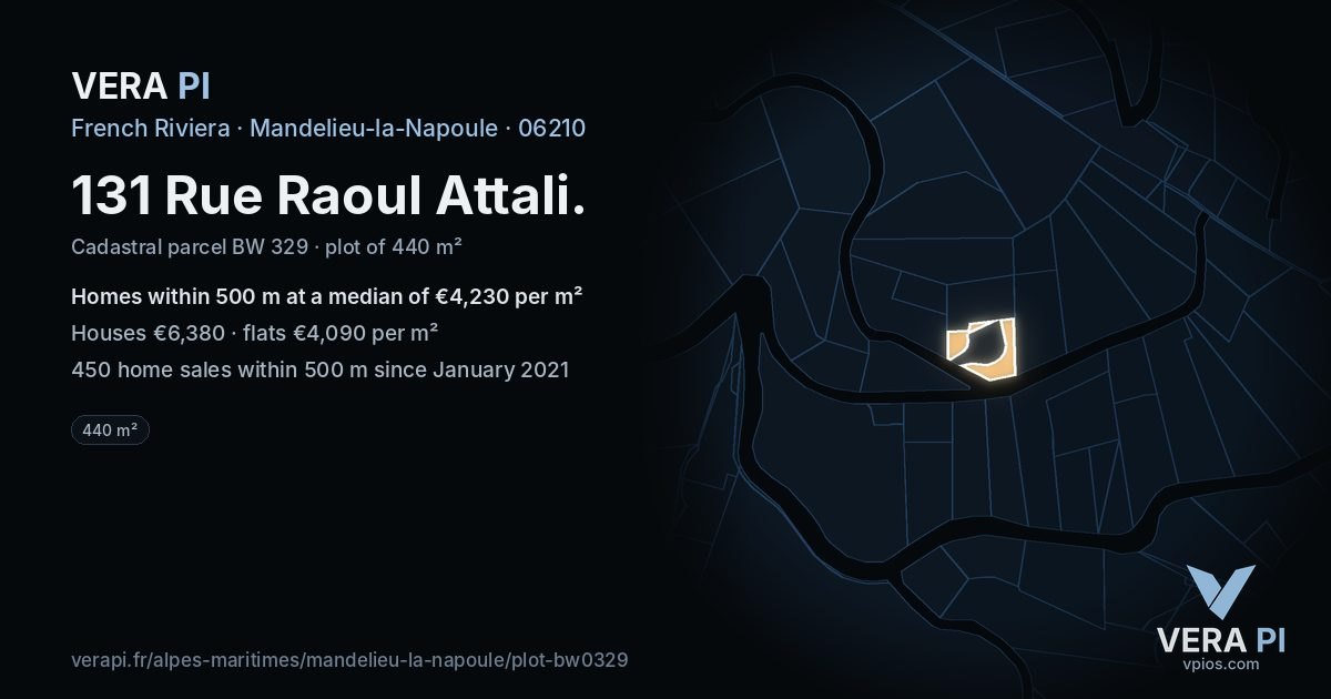 131 Rue Raoul Attali, Mandelieu-la-Napoule at night – the plot lit, the parcels around coloured by the prices near them