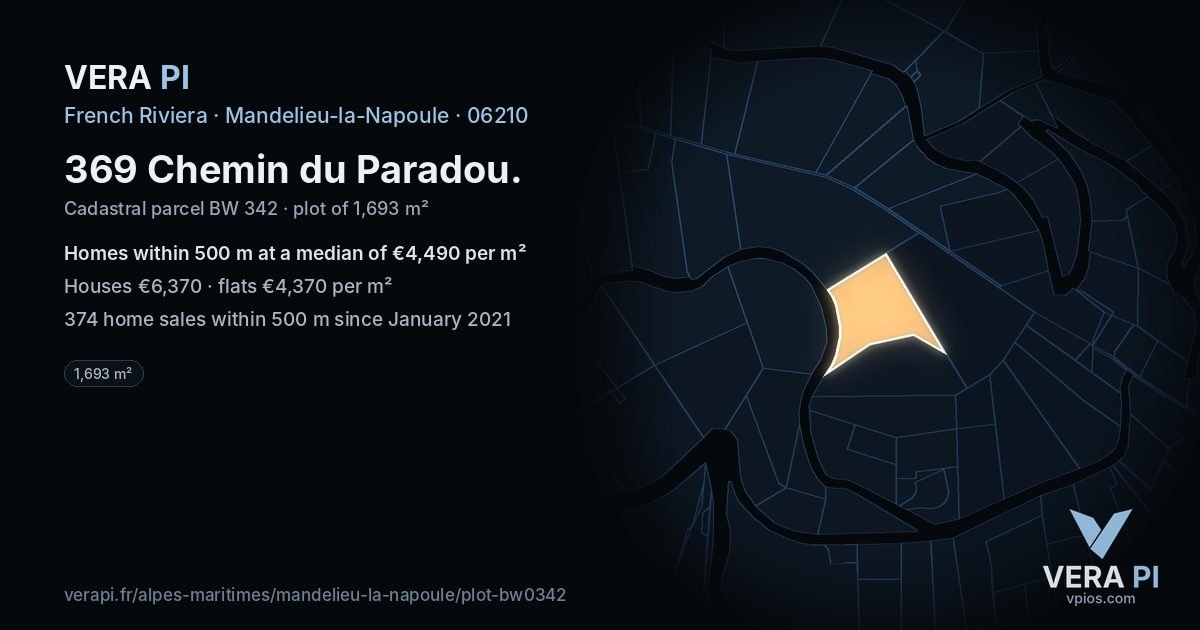 369 Chemin du Paradou, Mandelieu-la-Napoule at night – the plot lit, the parcels around coloured by the prices near them