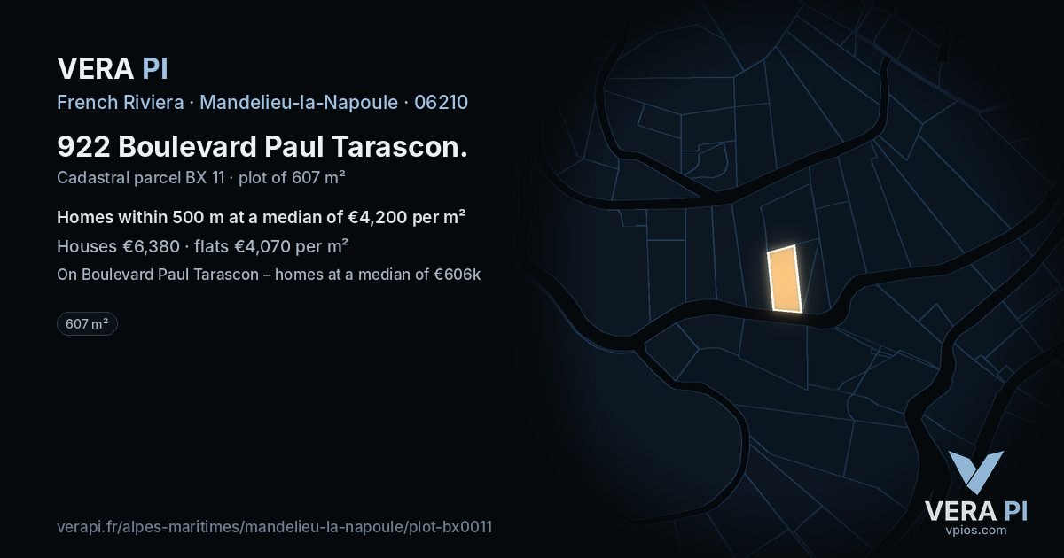 922 Boulevard Paul Tarascon, Mandelieu-la-Napoule at night – the plot lit, the parcels around coloured by the prices near them