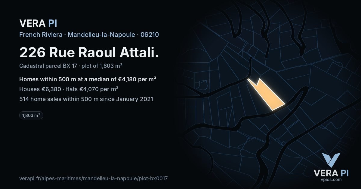 226 Rue Raoul Attali, Mandelieu-la-Napoule at night – the plot lit, the parcels around coloured by the prices near them