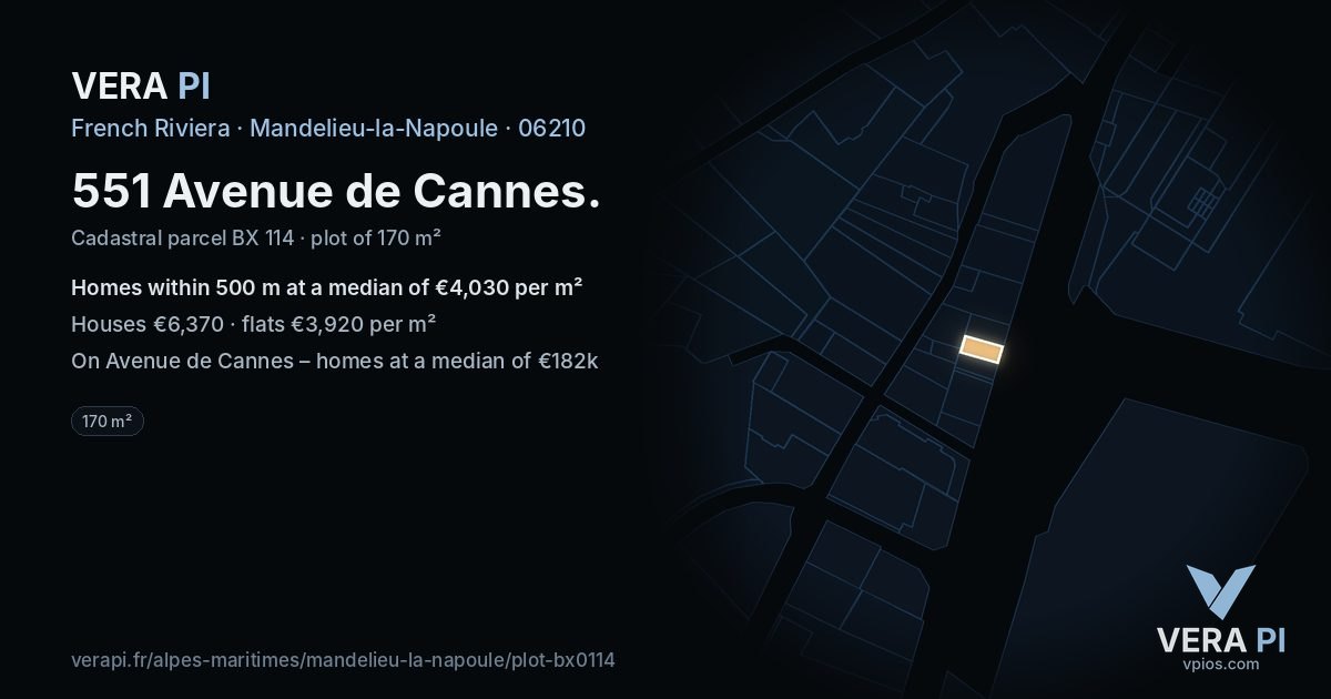 551 Avenue de Cannes, Mandelieu-la-Napoule at night – the plot lit, the parcels around coloured by the prices near them