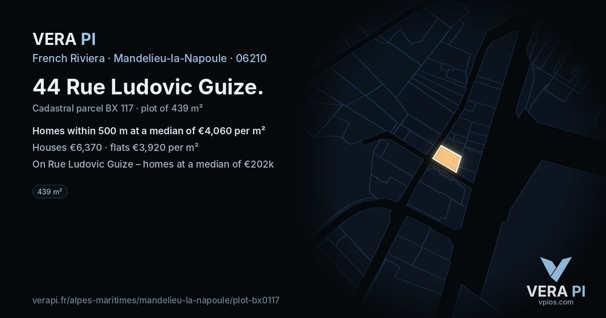 44 Rue Ludovic Guize, Mandelieu-la-Napoule at night – the plot lit, the parcels around coloured by the prices near them