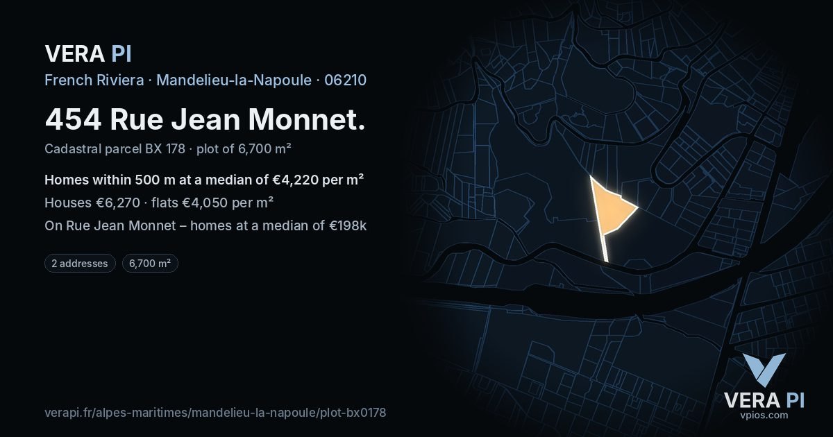 454 Rue Jean Monnet, Mandelieu-la-Napoule at night – the plot lit, the parcels around coloured by the prices near them