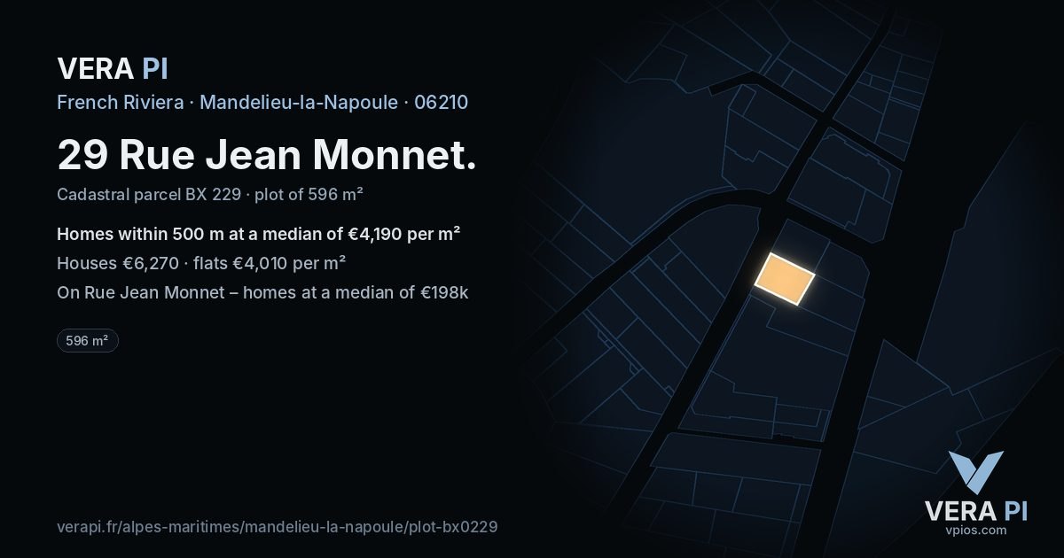 29 Rue Jean Monnet, Mandelieu-la-Napoule at night – the plot lit, the parcels around coloured by the prices near them