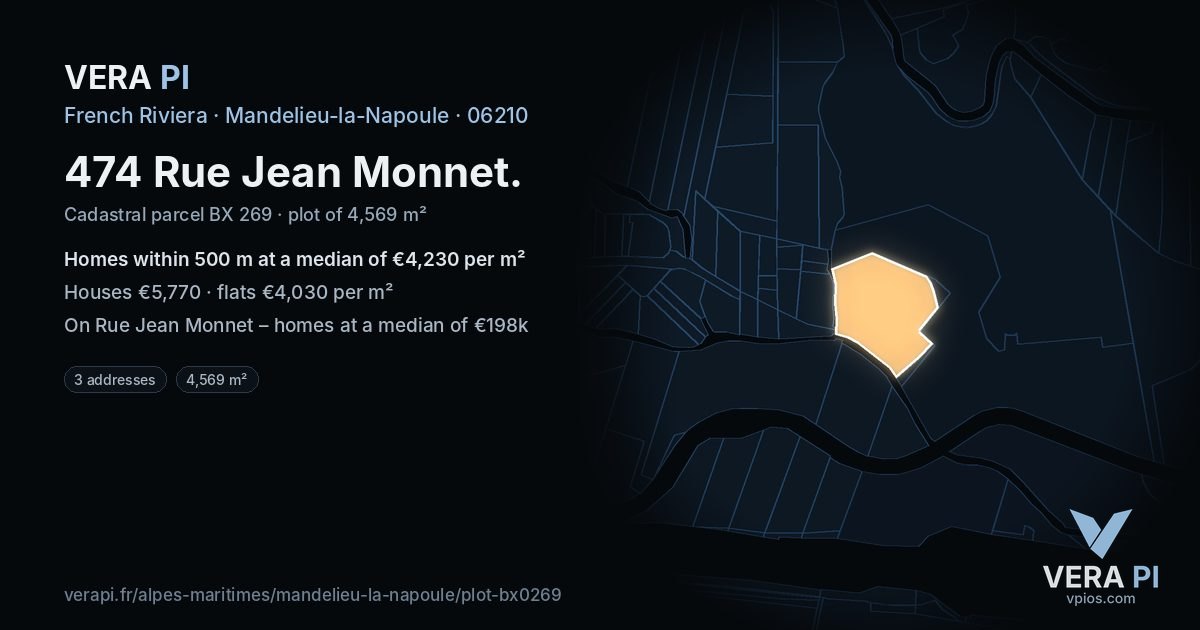 474 Rue Jean Monnet, Mandelieu-la-Napoule at night – the plot lit, the parcels around coloured by the prices near them