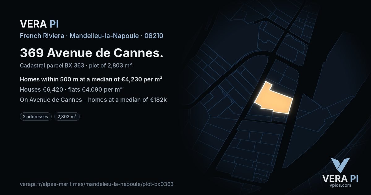 369 Avenue de Cannes, Mandelieu-la-Napoule at night – the plot lit, the parcels around coloured by the prices near them