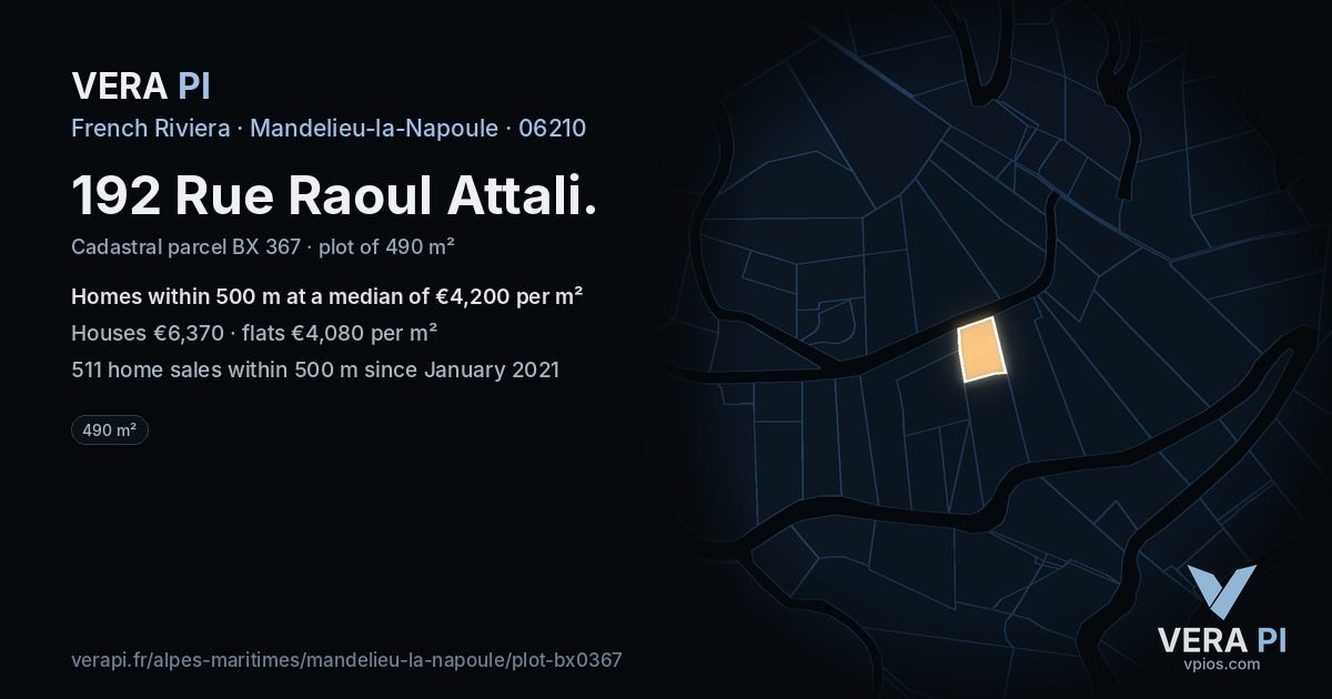 192 Rue Raoul Attali, Mandelieu-la-Napoule at night – the plot lit, the parcels around coloured by the prices near them
