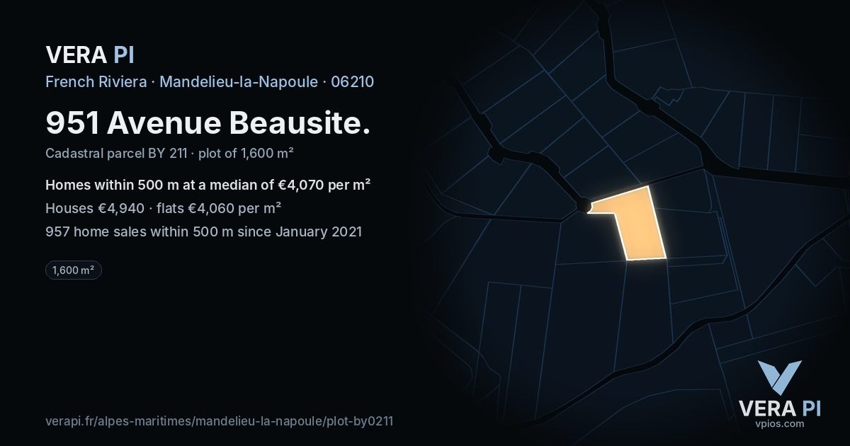 951 Avenue Beausite, Mandelieu-la-Napoule at night – the plot lit, the parcels around coloured by the prices near them