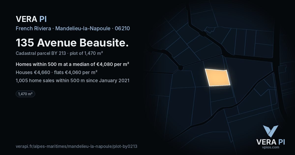 135 Avenue Beausite, Mandelieu-la-Napoule at night – the plot lit, the parcels around coloured by the prices near them