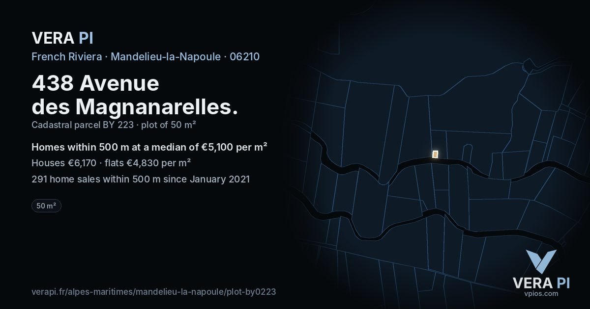 438 Avenue des Magnanarelles, Mandelieu-la-Napoule at night – the plot lit, the parcels around coloured by the prices near them