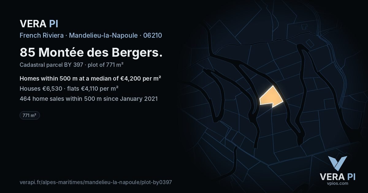 85 Montée des Bergers, Mandelieu-la-Napoule at night – the plot lit, the parcels around coloured by the prices near them