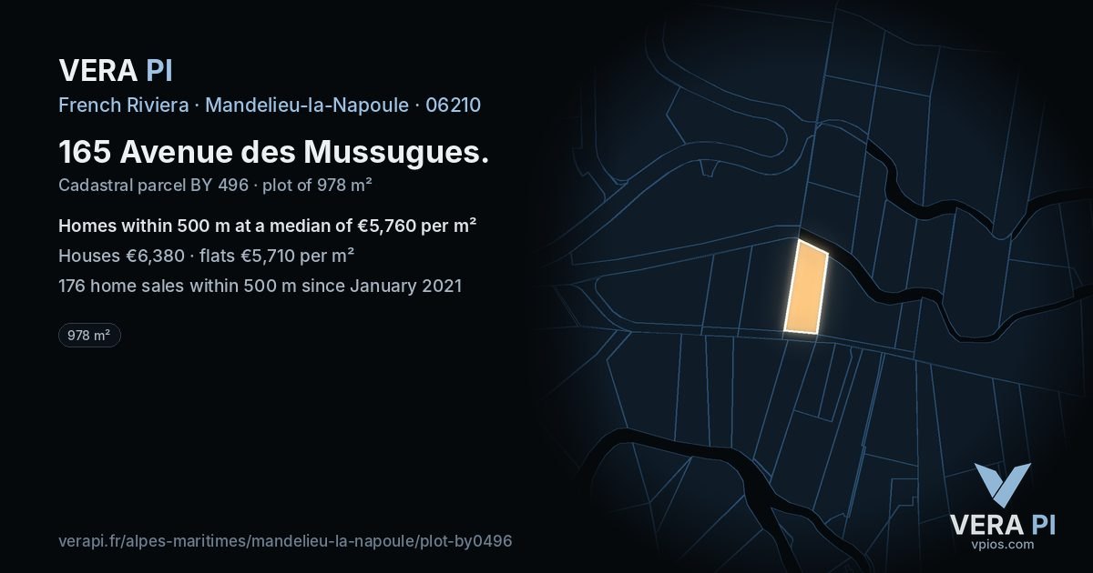 165 Avenue des Mussugues, Mandelieu-la-Napoule at night – the plot lit, the parcels around coloured by the prices near them