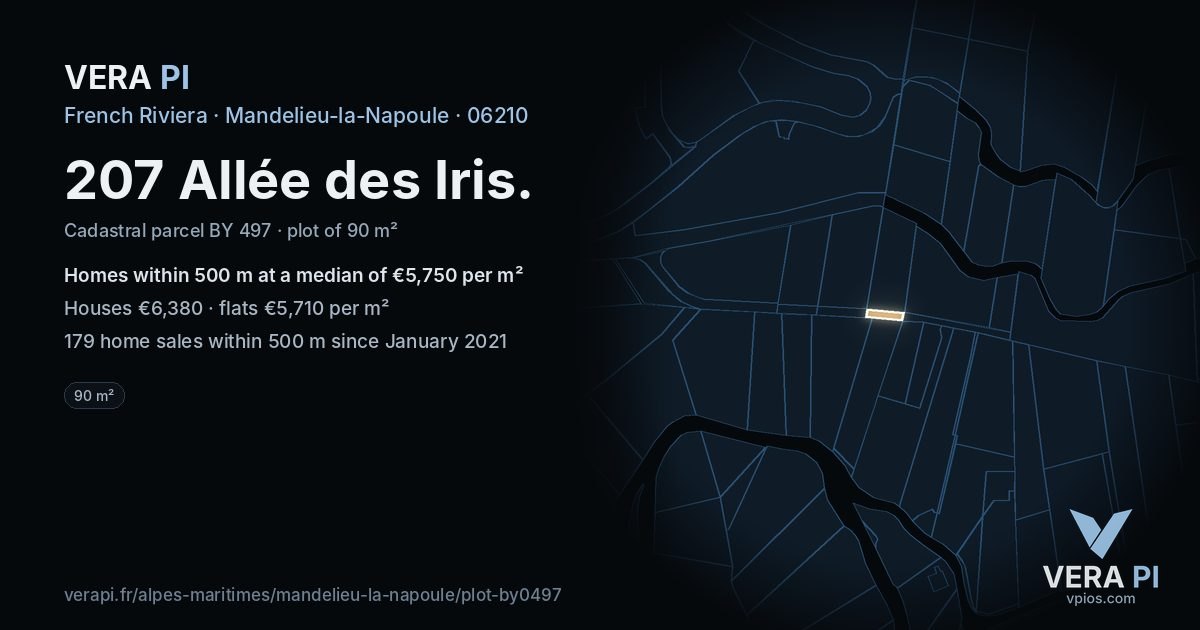 207 Allée des Iris, Mandelieu-la-Napoule at night – the plot lit, the parcels around coloured by the prices near them