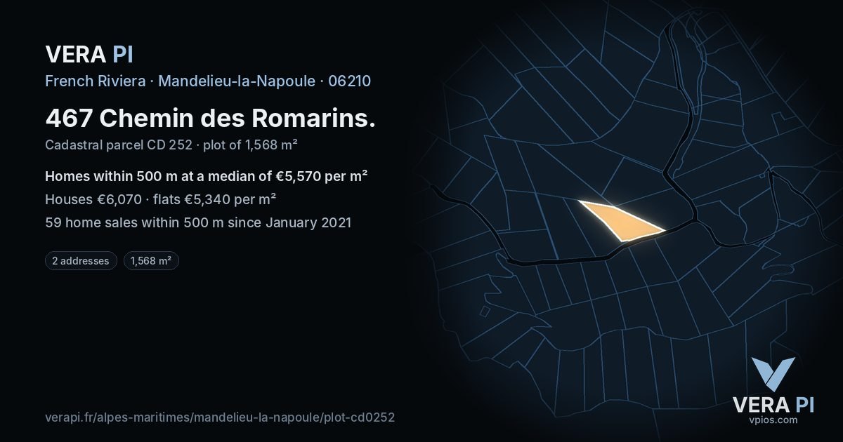 467 Chemin des Romarins, Mandelieu-la-Napoule at night – the plot lit, the parcels around coloured by the prices near them