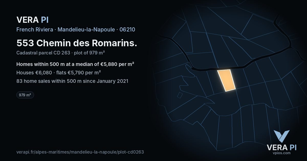 553 Chemin des Romarins, Mandelieu-la-Napoule at night – the plot lit, the parcels around coloured by the prices near them