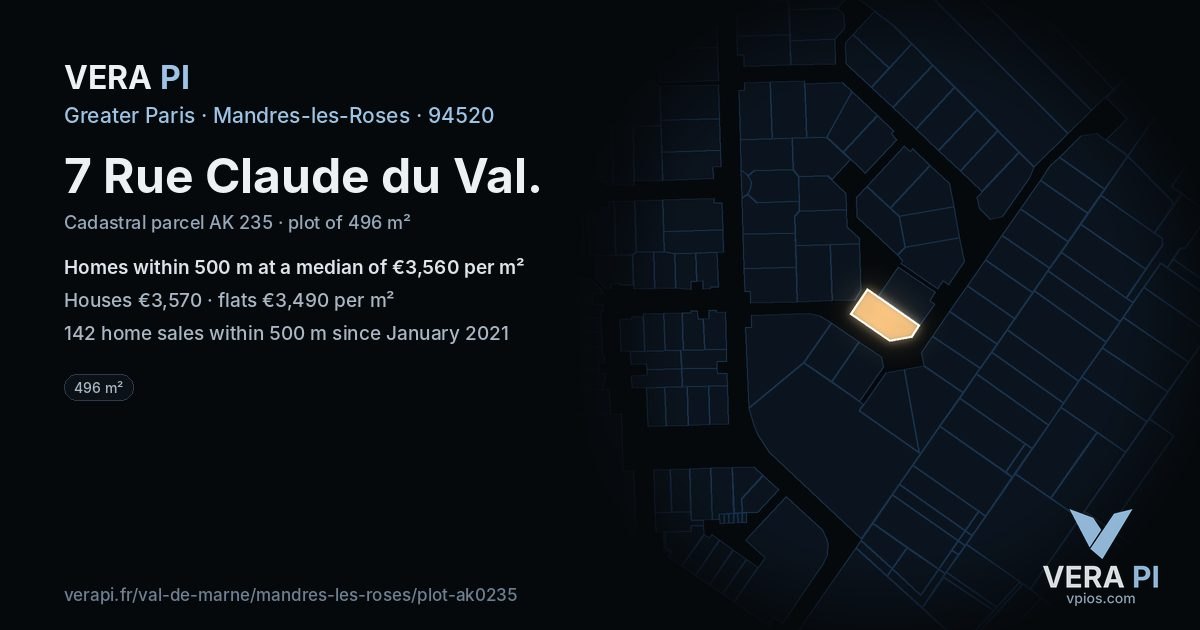 7 Rue Claude du Val, Mandres-les-Roses at night – the plot lit, the parcels around coloured by the prices near them
