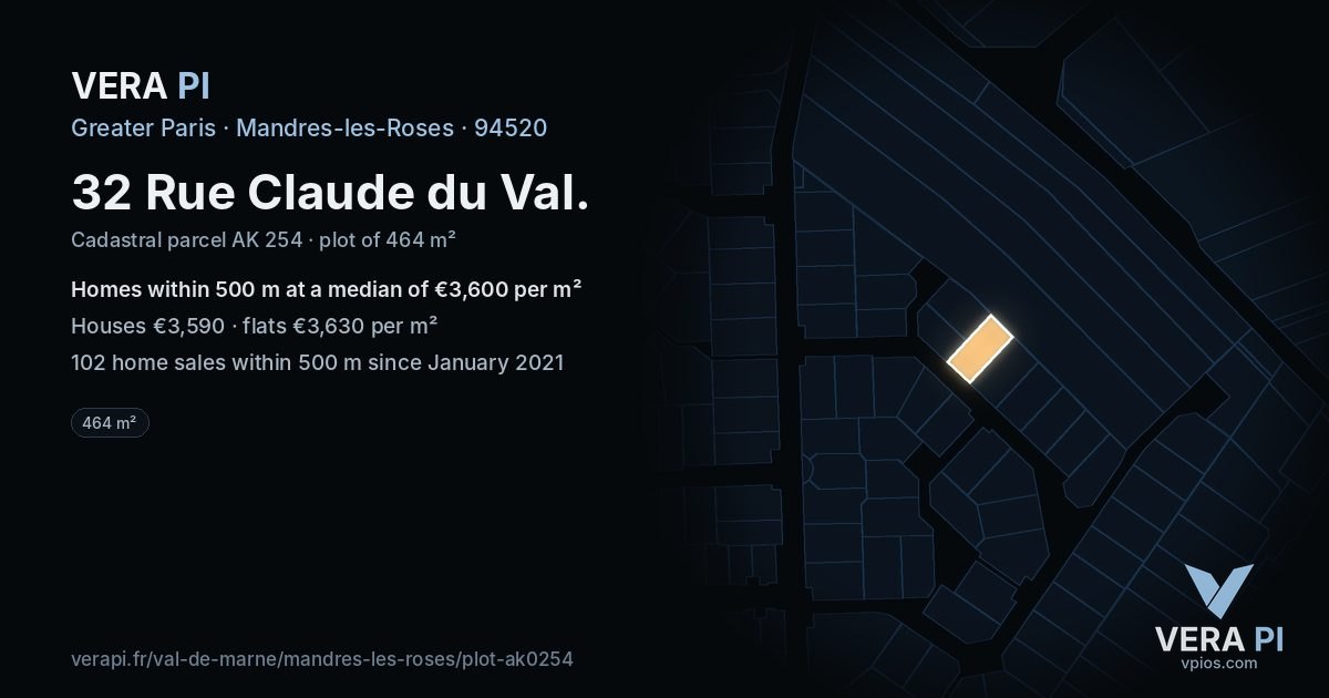 32 Rue Claude du Val, Mandres-les-Roses at night – the plot lit, the parcels around coloured by the prices near them