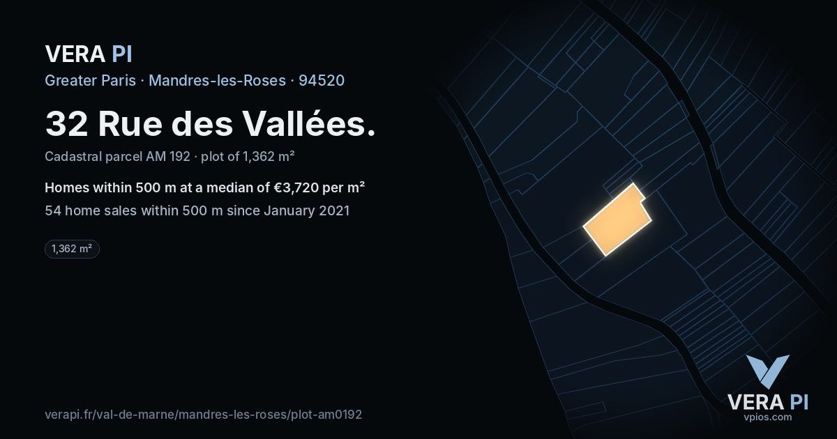 32 Rue des Vallées, Mandres-les-Roses at night – the plot lit, the parcels around coloured by the prices near them