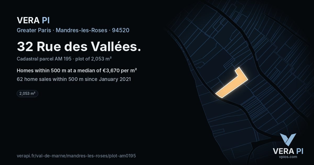 32 Rue des Vallées, Mandres-les-Roses at night – the plot lit, the parcels around coloured by the prices near them